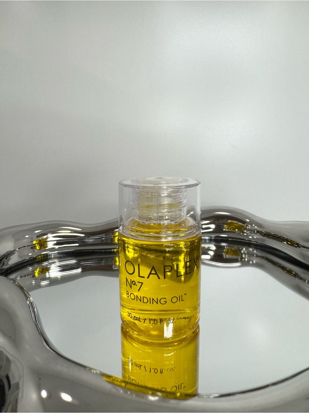 OLAPLEX No.7 Bonding Frizz Reduction & Heat Protectant Hair Oil